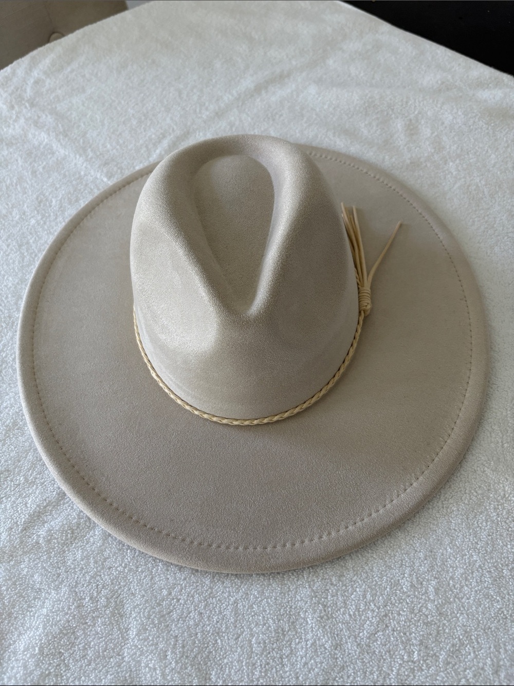 Women's Wide-Brim Felt Hat in Light Beige with Braided Band